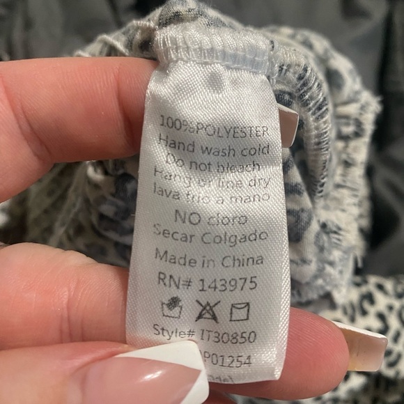 Millibon Leopard Ruched Cropped Long Sleeve Blouse I Size: L - Picture 9 of 9